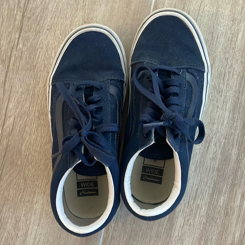Size 4w vans navy